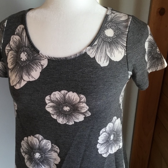 Floral print soft cotton top with keyhole back - Picture 3 of 5